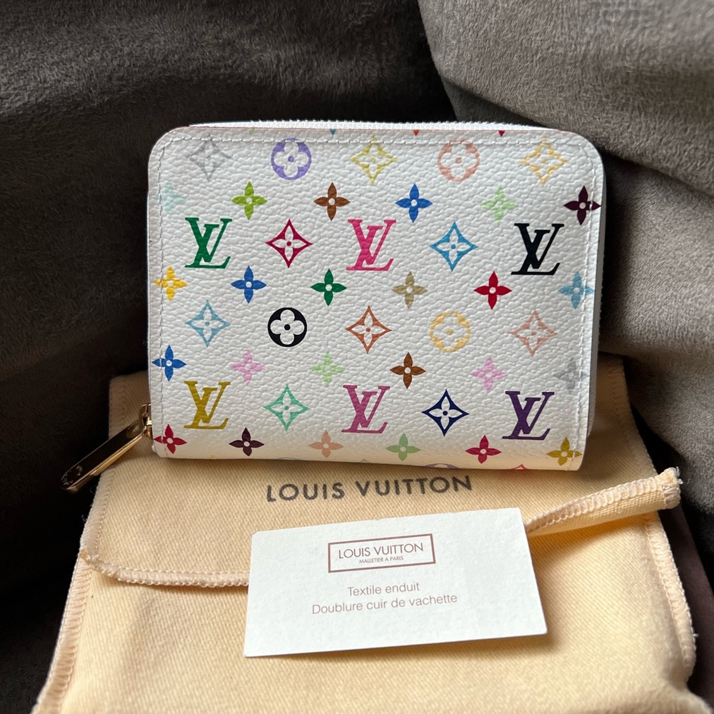 💞Final sale Authentic Louis Vuitton zippy coin purse multicolor blanc💞